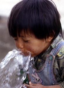 Giornata mondiale della Terra: difendiamo l'acqua pubblica!