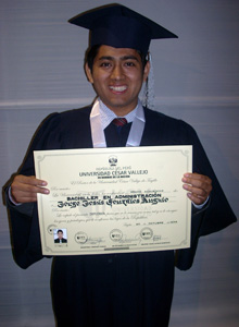 Cesvitem Perù in festa: si è laureato Jorge